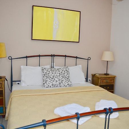 Troumpas Family Rooms & Apartments Leonídion Exterior foto